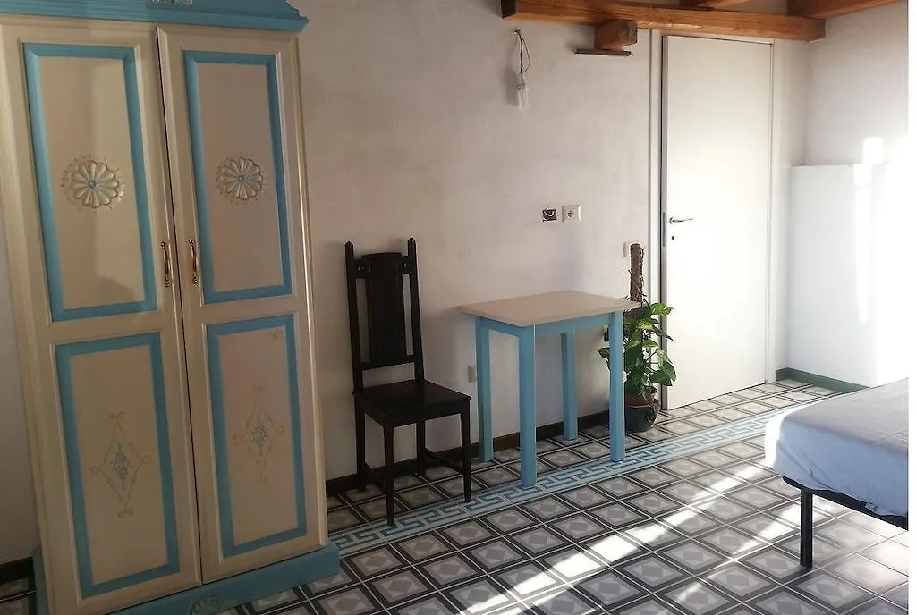 Guest house Sa Domu E Crakeras Hotel Oristano