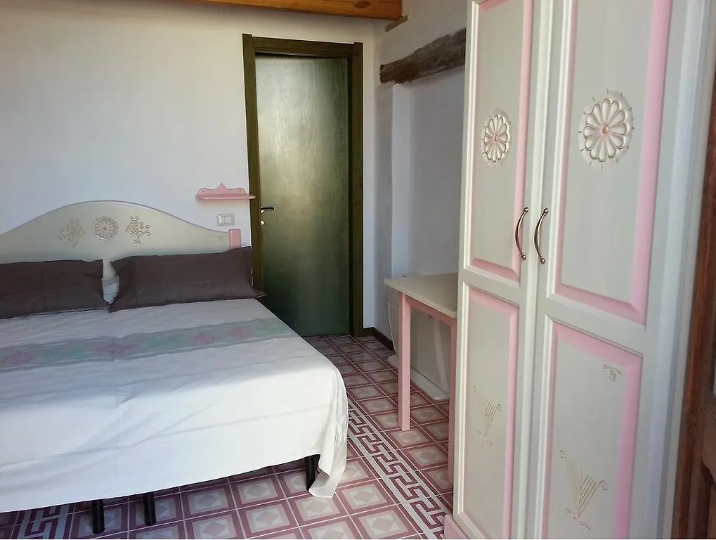Hotel Sa Domu E Crakeras Oristano 0*,  Italien